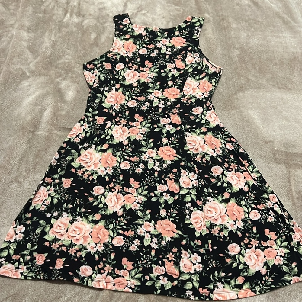 Sleeveless Black Floral Mini Dress - Picture 4 of 4